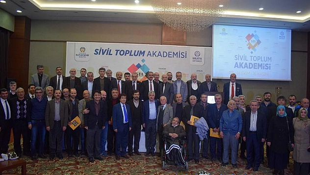 Sertifikaları verildi 