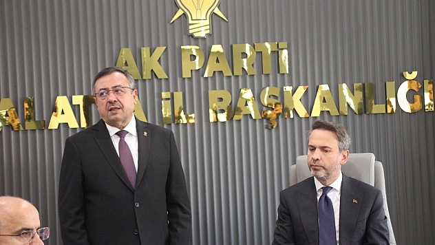 Bayraktar duyurdu: 4 il, 2 ilçe için yeni enerji haritası geliyor!