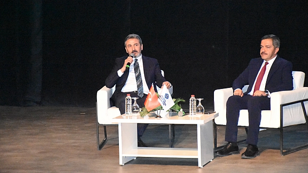 Bakan Yardımcısı Aydın, Malatya'da gençlerle buluştu