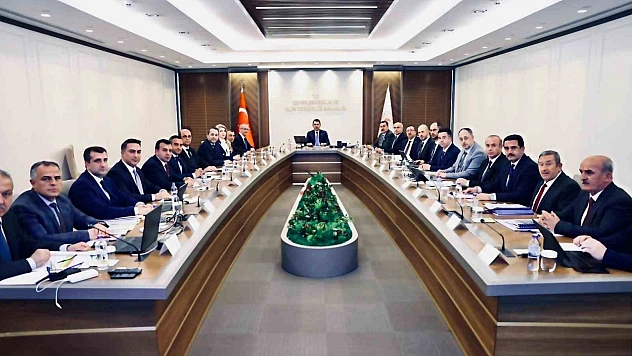 Heyet, Bakan Kurum'la deprem sonrası süreci görüştü