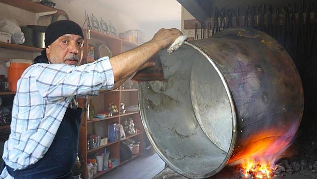 Bakır kazanlar kışa hazırlanıyor, kalay ustalarının yoğun günleri başladı