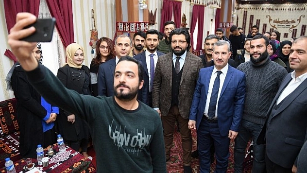 Çınar gençlerle bir araya geldi