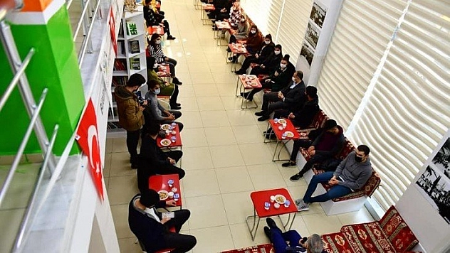 Çınar, gençlerle buluştu