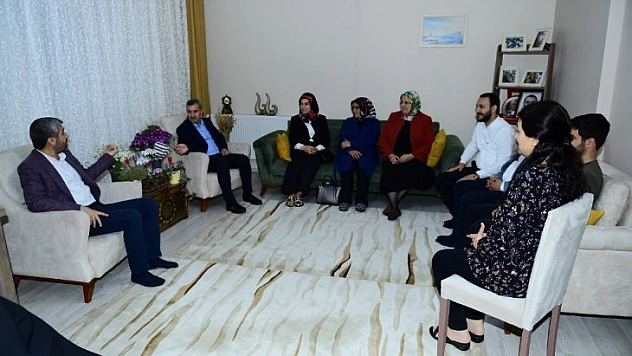 Başkan Çınar'dan şehit ailesine ziyaret