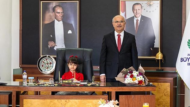 Başkan Er koltuğunu devretti