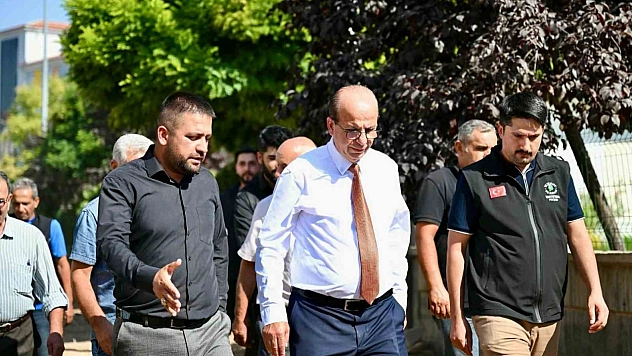 Malatya'da tozlu yollar tarih oldu! 1500 ton sıcak asfalt döküldü