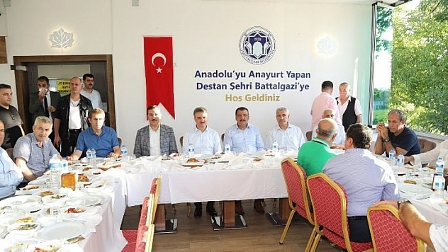 TKB ekibini yemekte ağırladı