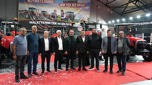 Başkan Sadıkoğlu, 14. Malatya Tarım Fuarı'nda stantları gezdi