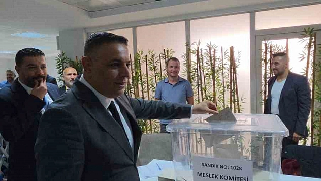 Başkan Sadıkoğlu, oyunu kullandı