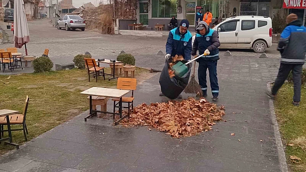 Battalgazi'de Kış Temizliği Atağı: Ekipler Cadde ve Sokaklarda Çamurla Mücadele Ediyor