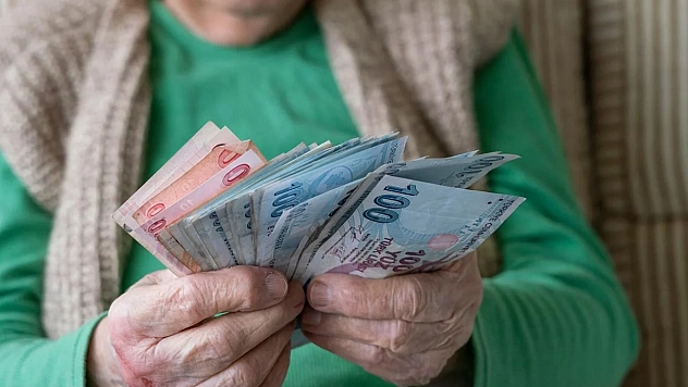SON DAKİKA! Bayram ikramiyelerinin yatırılacağı tarih belli oldu!