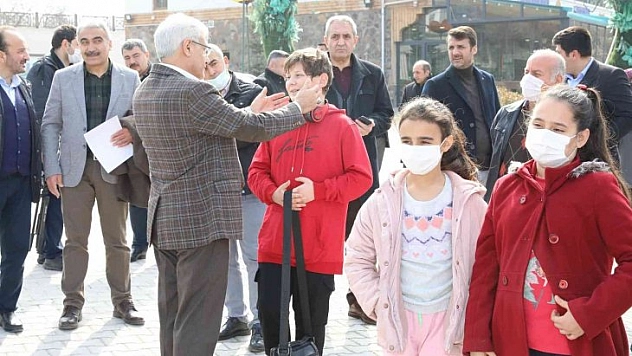 Yetim ve öksüzler sahipsiz değil