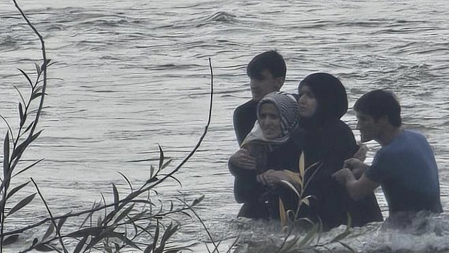 Beyhan Barajı kapakları açıldı! 4 kişilik aile ölümden döndü