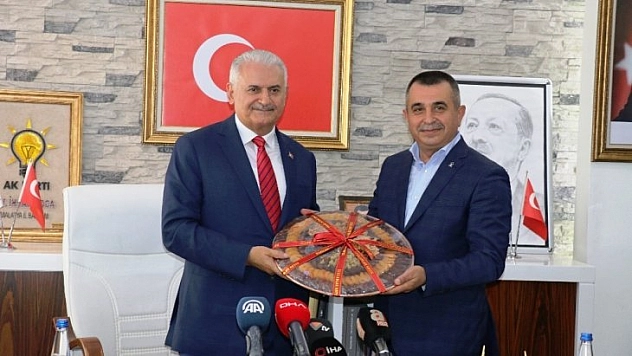 Ayakta kalmanın bedeli var