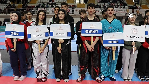 Binlerce sporcunun katıldığı şampiyona devam ediyor