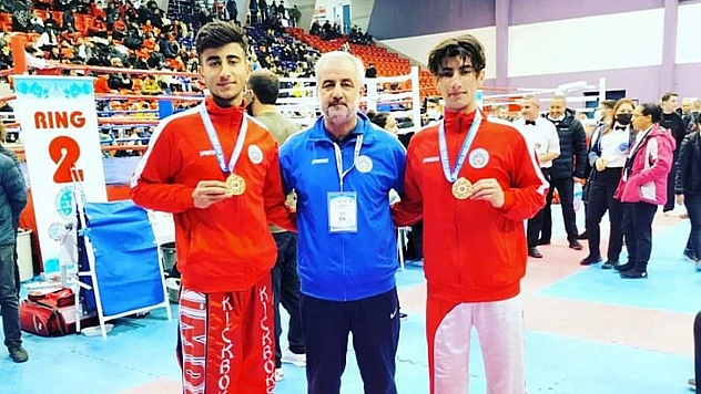 Boksör kardeşler Avrupa'da iddialı