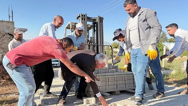 Bozulan yollar tek tek yenileniyor