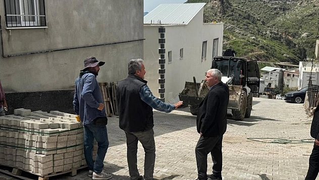Bozulan yollar yeniden yapılıyor