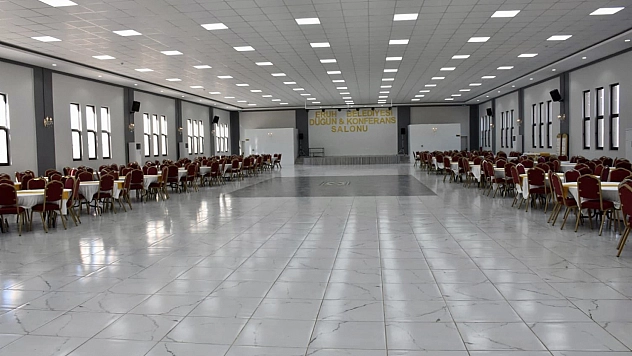 Bu düğün salonu herkese ücretsiz