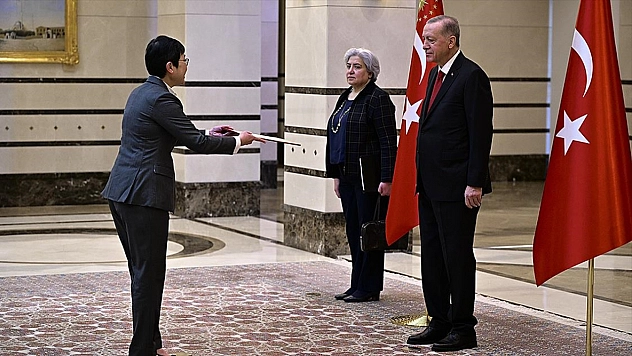 Büyükelçilerden Erdoğan'a güven mektubu