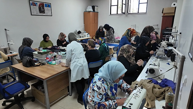 Büyükşehir Belediyesi kapılarını açtı: Ev hanımları meslek sahibi oluyor!