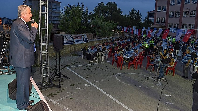 Aşağıbağlar'da iftar