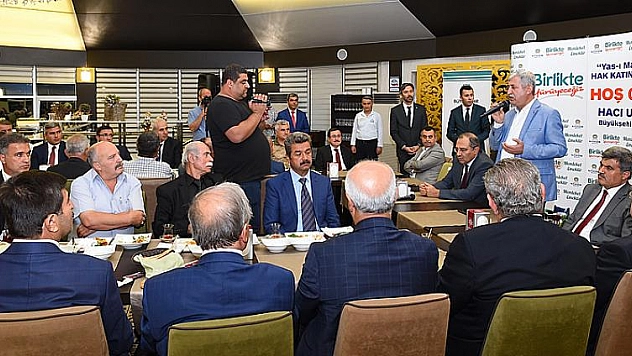 Büyükşehir iftar verdi