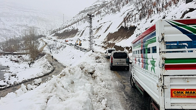 Buzlanma kazayı beraberinde getirdi: 2 yaralı