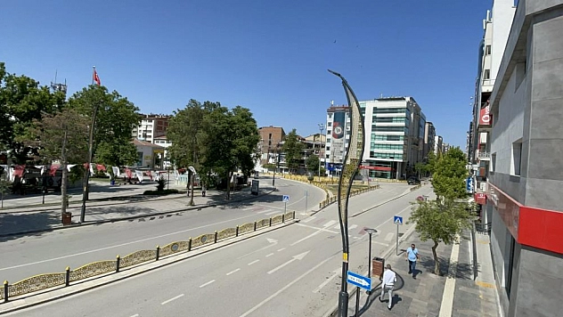 Cadde ve sokaklar bomboş