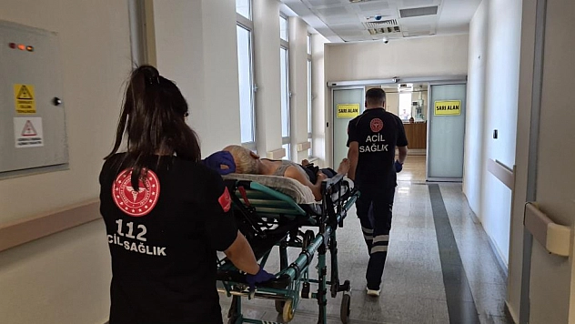 Çadır çekerken 1. kattan düşen kişi yaralandı