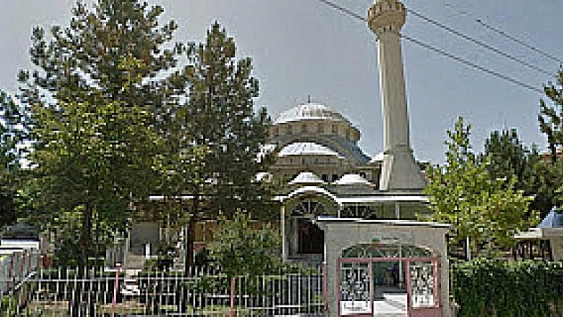 Caminin elektriğini kestiler