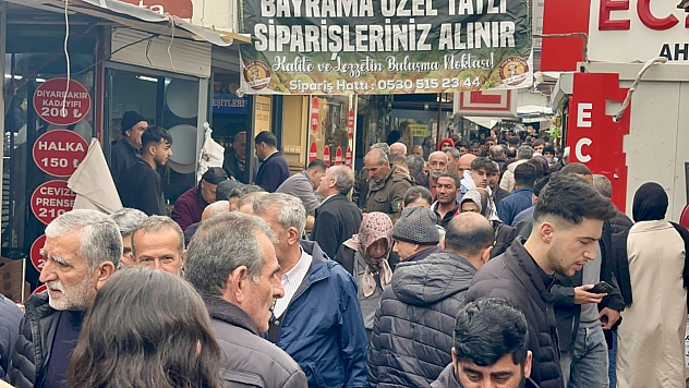 Çarşı pazarda yoğunluk