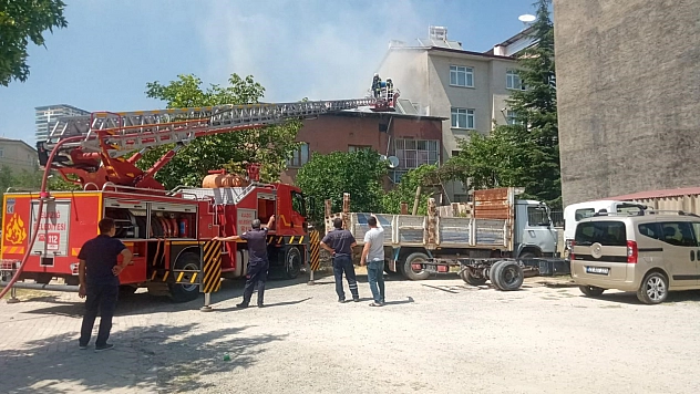 Çatı katı yangını korkuttu