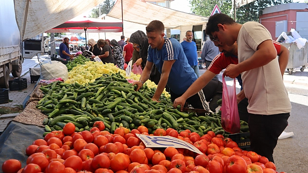 Cebini düşünen Malatyalılar, semt pazarını tercih ediyor! İşte güncel perşembe pazarı fiyatları..