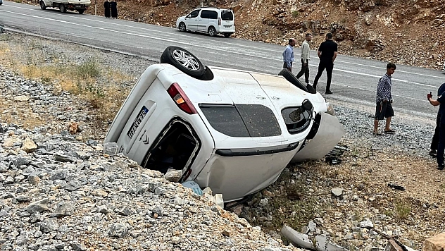 Çelikhan-Malatya yolunda kaza: 4'ü çocuk 6 kişi yaralandı