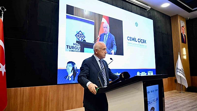 Türkiye'ye çağ atlatan vizyon: 'Özallı Yıllar' Malatya'da yad edildi