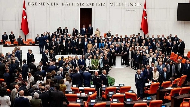 'Çerçeve Kanunu' 467 oyla mecliste kabul edildi: Terörsüz Türkiye süreci  başladı