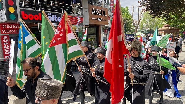 Çerkes Soykırımı'nın 161'inci yılında anlamlı yürüyüş