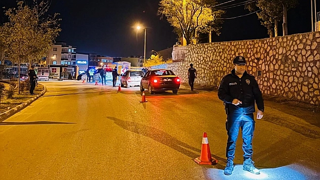 Çeşitli suçlardan aranan 4 şahıs yakalandı