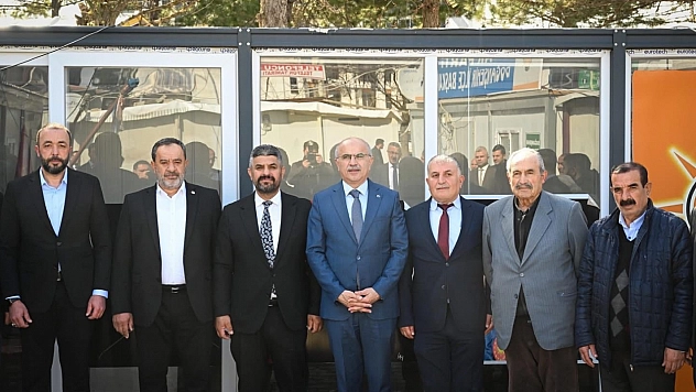CHP'den istifa etmişti, yeni rozetini Sami Er taktı!