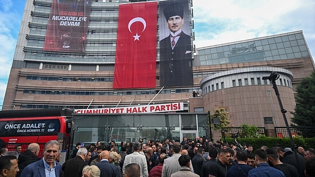 CHP Genel Merkezinde son durum! Özel, TBMM'ye yürüyor...