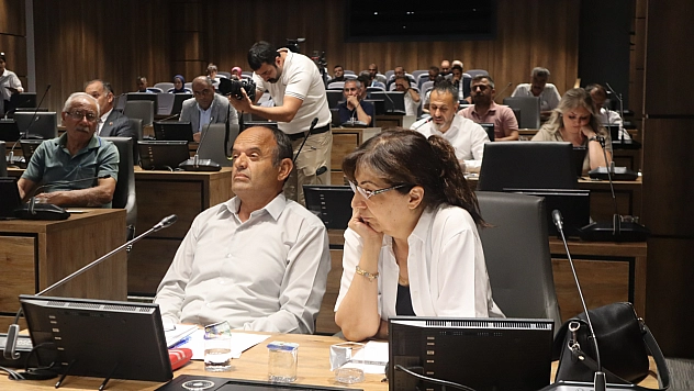 CHP'li 11 meclis üyesi istifa etti