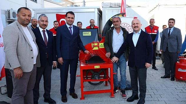 Çiftçilere zirai alet ve ekipman dağıtıldı
