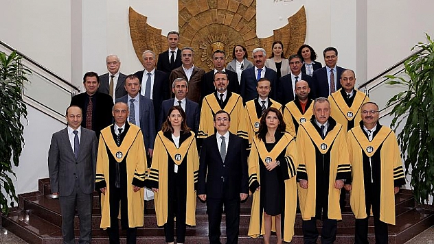 Cübbeleri giydirildi