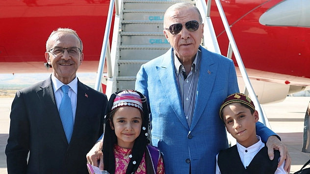 Cumhurbaşkanı Erdoğan Malatya'da! Konvoyu Sık Sık Durduruldu