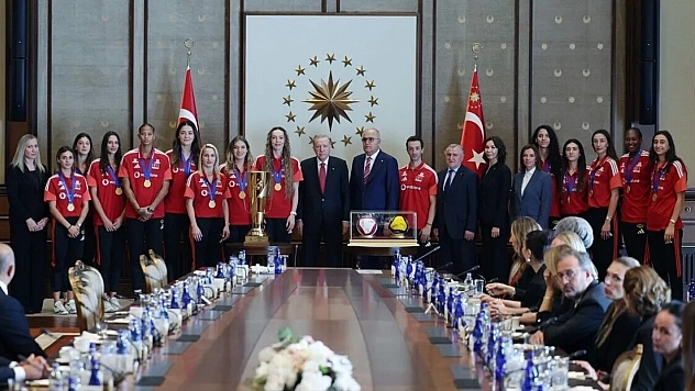 Cumhurbaşkanı Erdoğan, şampiyonları ağırladı