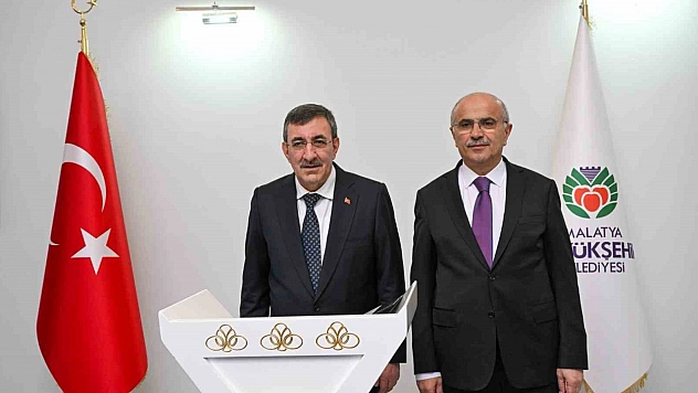 Cevdet Yılmaz'dan Başkan Er'e Kütüphane Tebriği