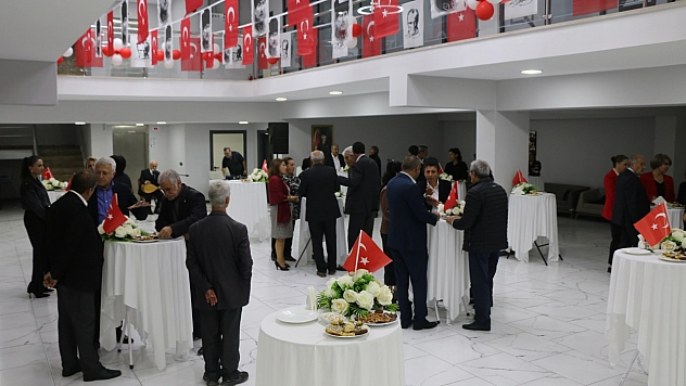 'Cumhuriyet'ten vazgeçmedik, vazgeçmeyeceğiz'
