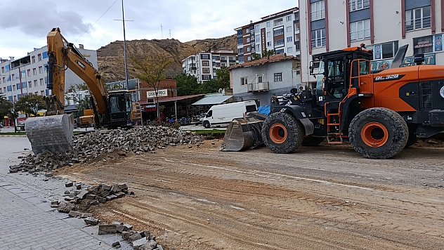 D-300 kara yoluna sıcak asfalt çalışması başladı