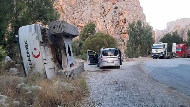 Malatya'da iş makinesi devrildi